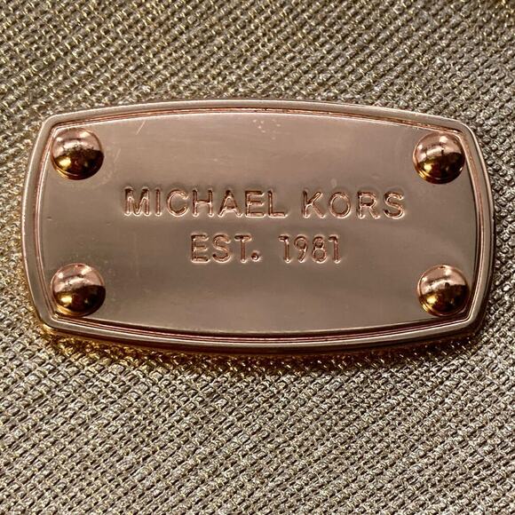 MICHAEL KORS, SMALL CINDY GOLD LEATHER CROSSBODY BAG - Picture 11 of 12